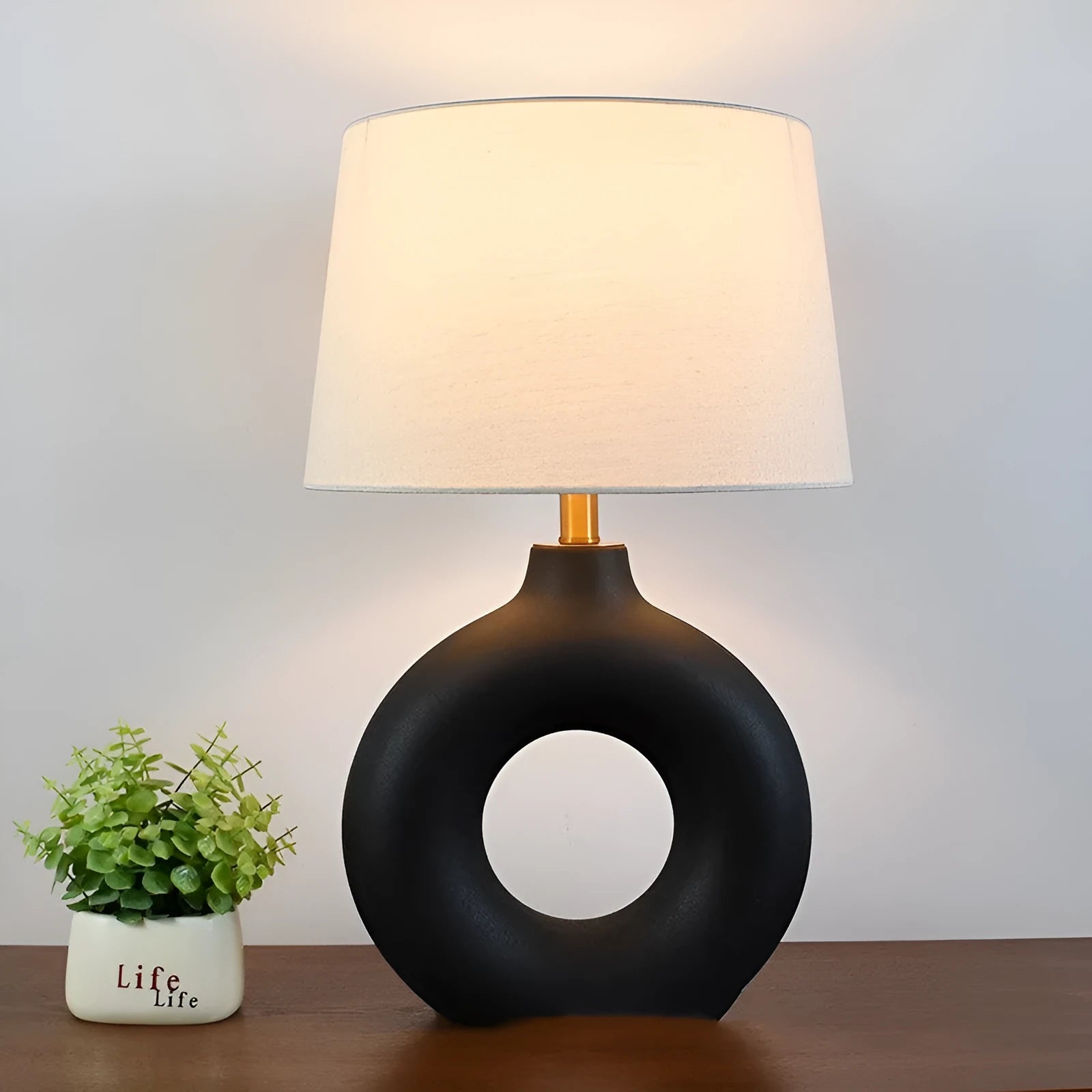 Japanese ceramic Feng pottery pot table lamp with button switch in small black finish