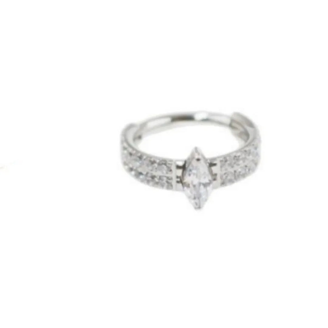 Titanium steel heart-shaped zircon diamond stud earrings in silver and gold colours