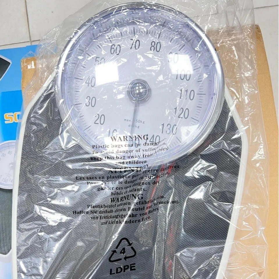 Black mechanical pointer body weight scale with large dial display