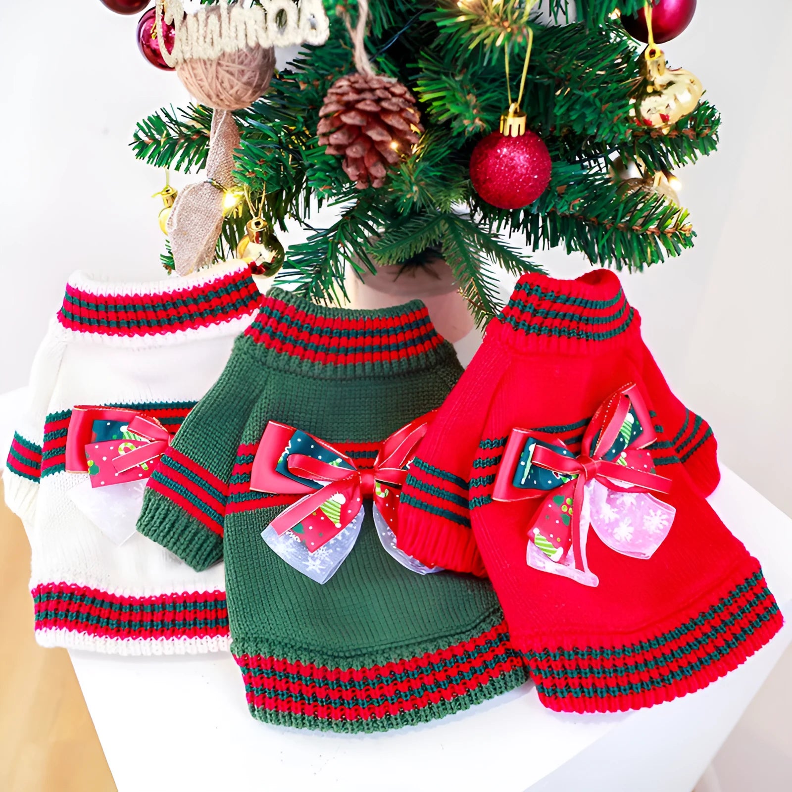 Polyester Christmas dog sweater for small to medium dogs in red, green, or beige colours with weight-based sizing