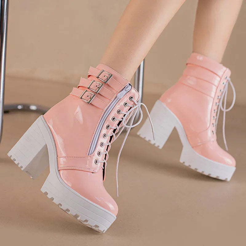 Women's black ankle boots with 6-8cm block heel, round toe, and lace-up front