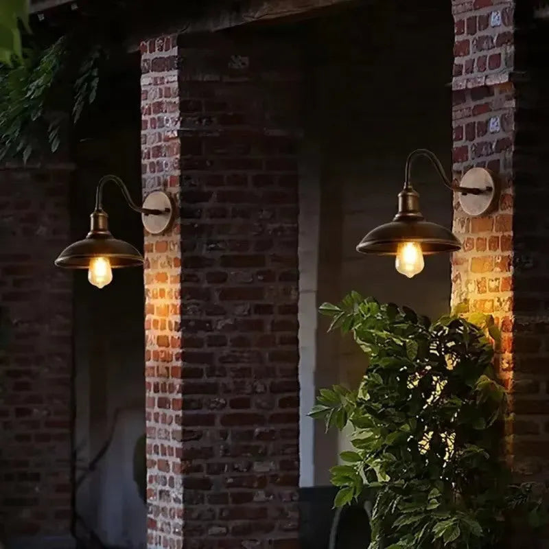 Retro-style outdoor wall light in copper finish with an oblique bevel angle design
