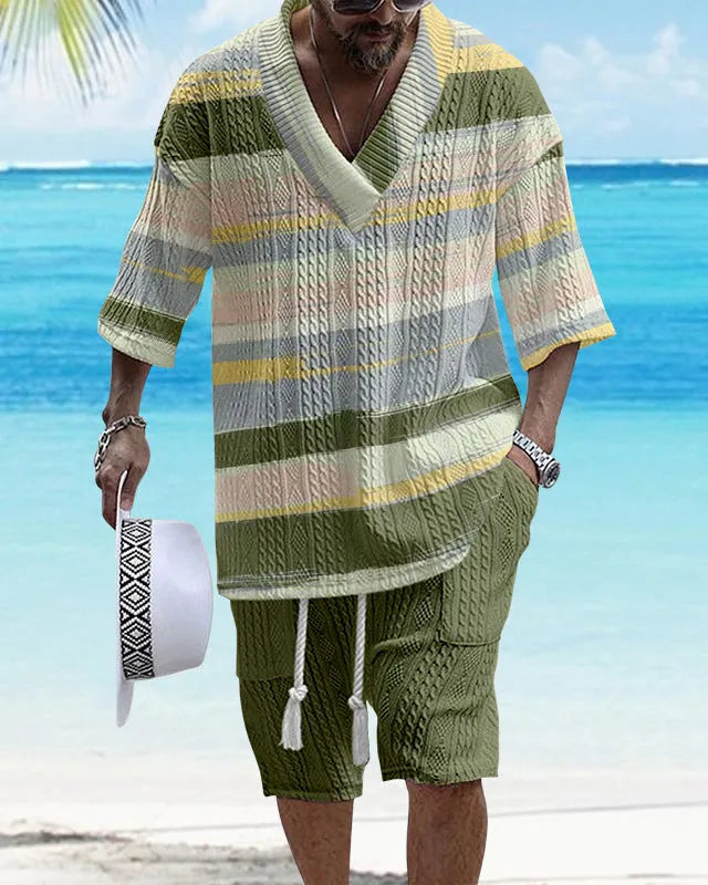 Men's casual short sleeve suit set with loose-fitting top and elastic waist shorts in solid colour