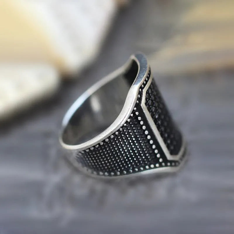Black alloy ring with copper details and zircon stones in European American style