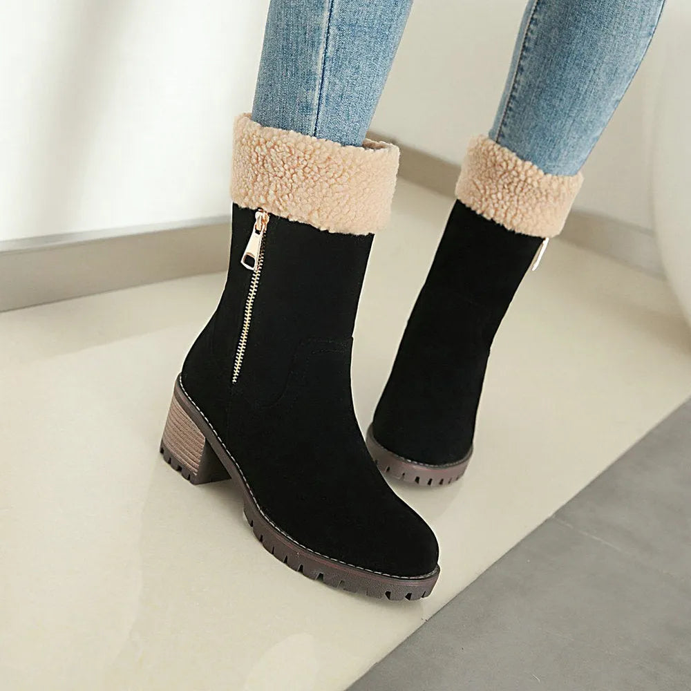 Snow boots with short plush lining in black, available in sizes 34 to 43 cm