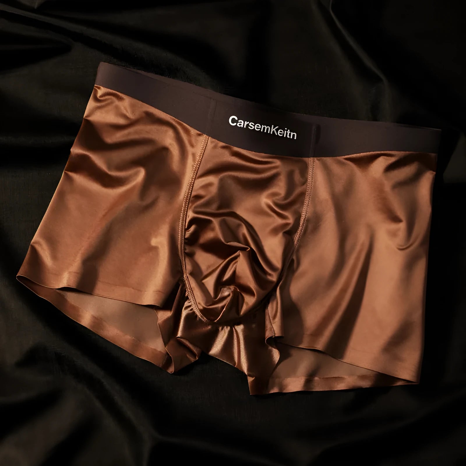 Men's colourblock Ice Silk underwear with seamless construction in multiple colour options