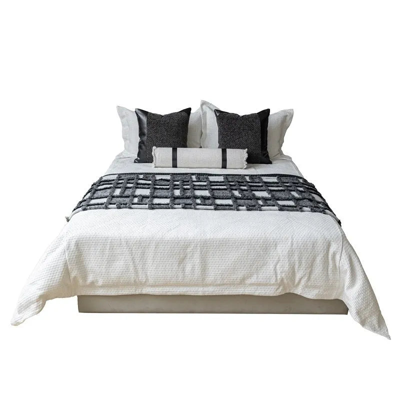 Modern minimalist bed runner nap blanket set with matching pillow and pillowcase for 1.5-1.8m beds