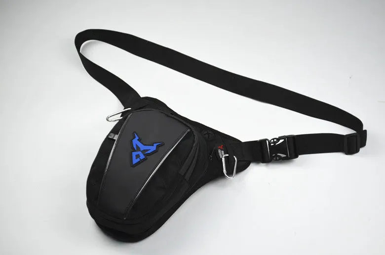 0105MC specification motorcycle leg bag in 1200D Oxford cloth with 29cm dimensions and crossbody strap
