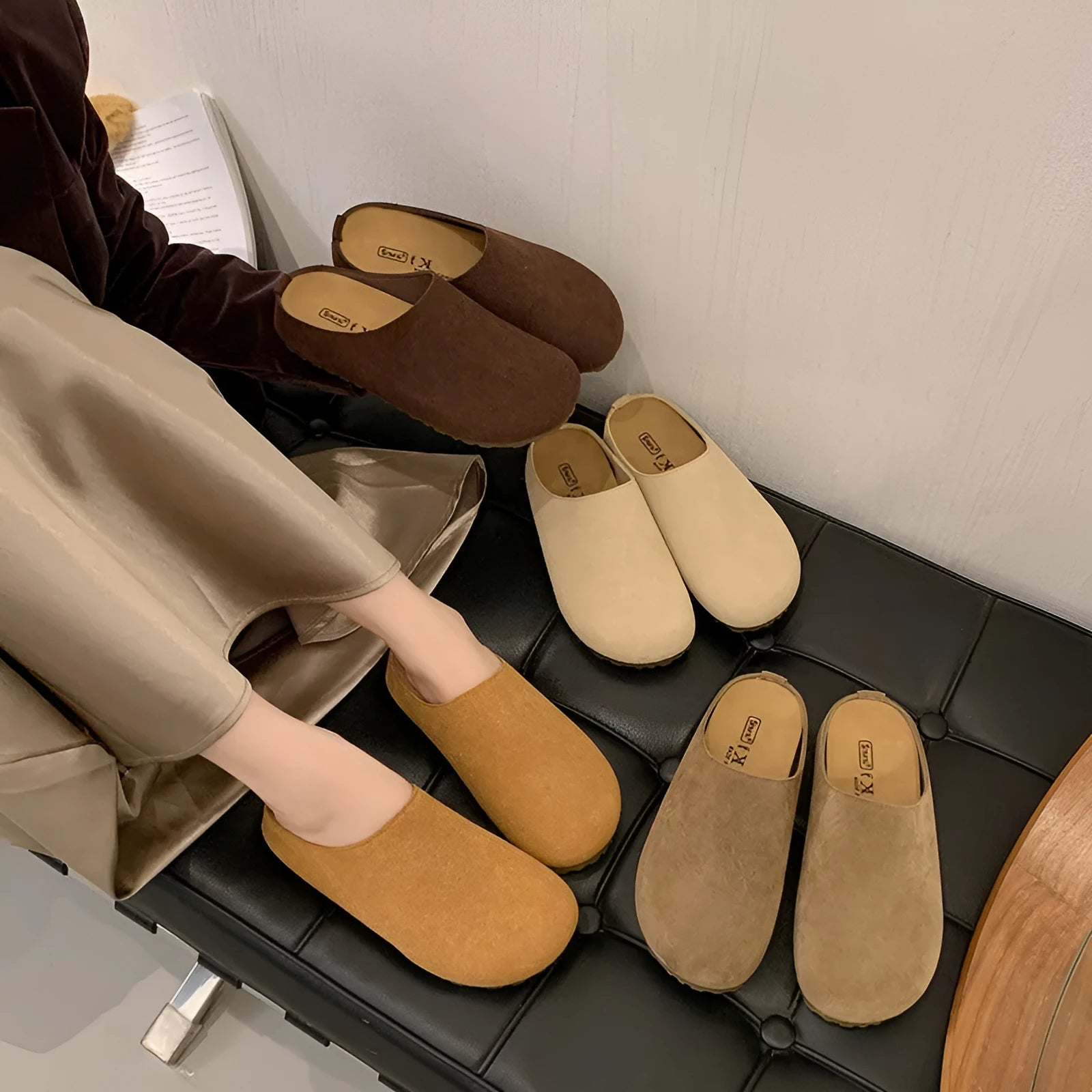 Square-toe Korean style summer slippers in soft microfiber with slip-on design