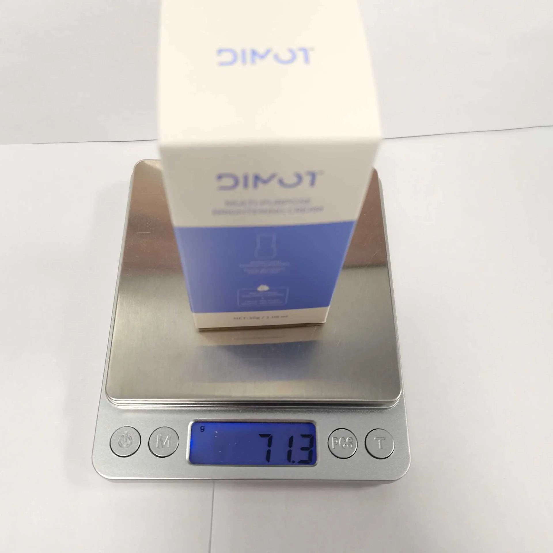 30ml tube of universal moisturising primer cream for all skin types