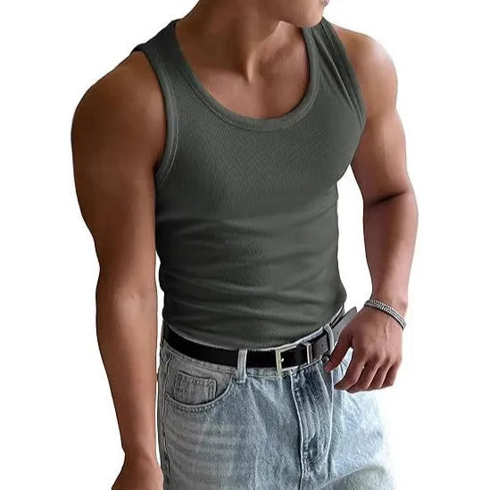 Men's tight black workout T-shirt with wool lining and round neck for sports training