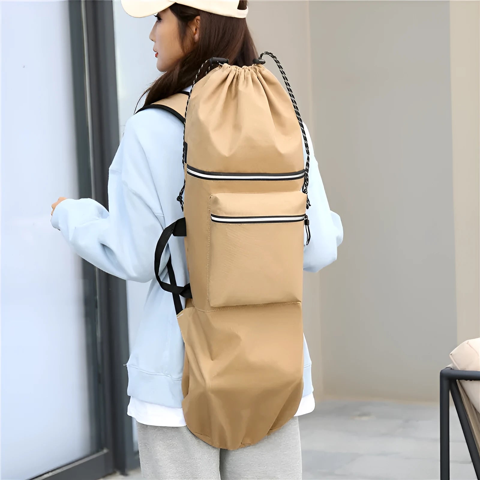 Waterproof nylon skateboard bag with 20-35 litre capacity for sports equipment in camouflage colours