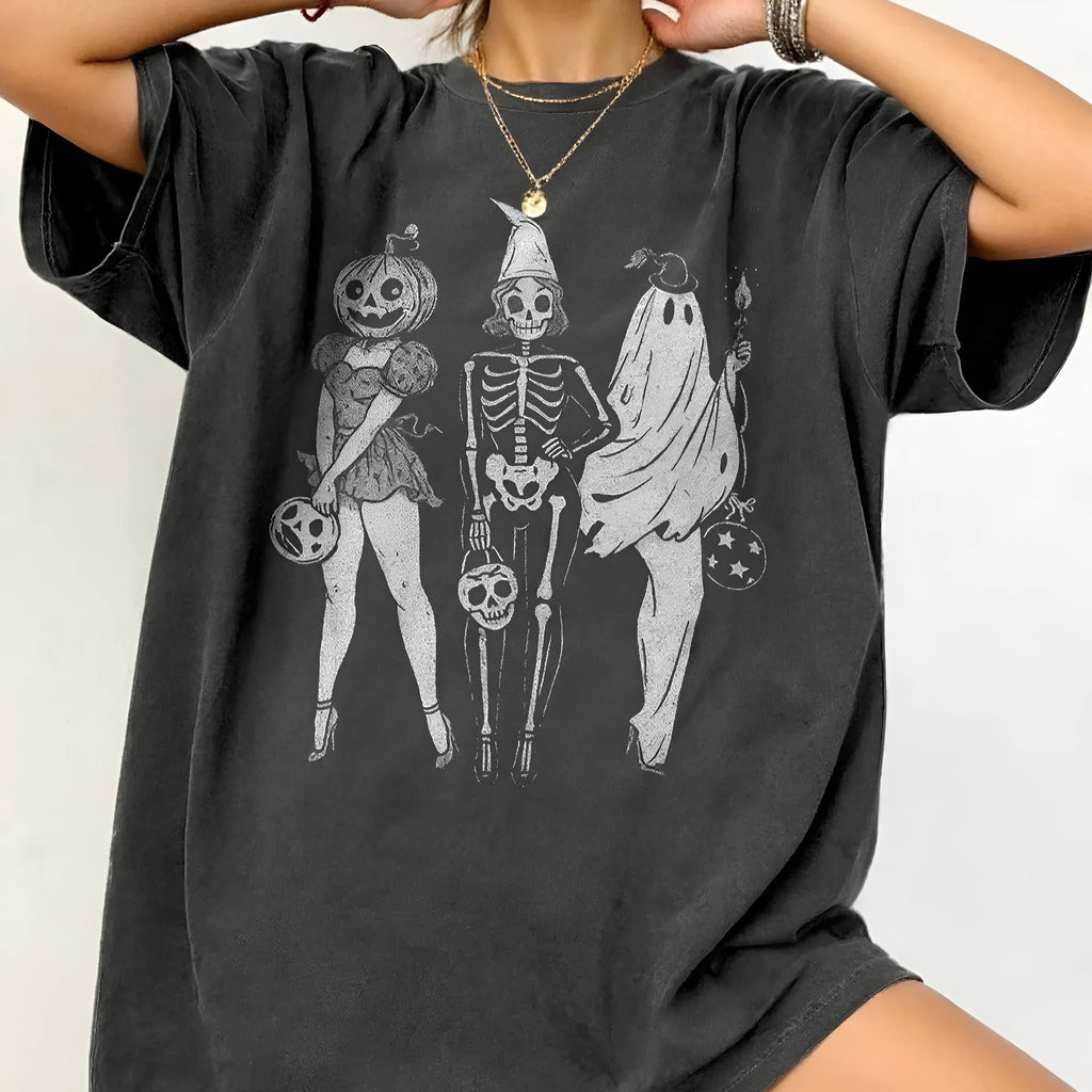 Unisex loose fit cotton t-shirt in straight cut with short sleeves and round neck