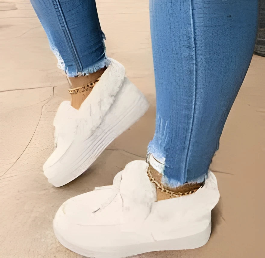Casual cotton slip-on shoes with velvet lining and a thick rubber sole in various colours.