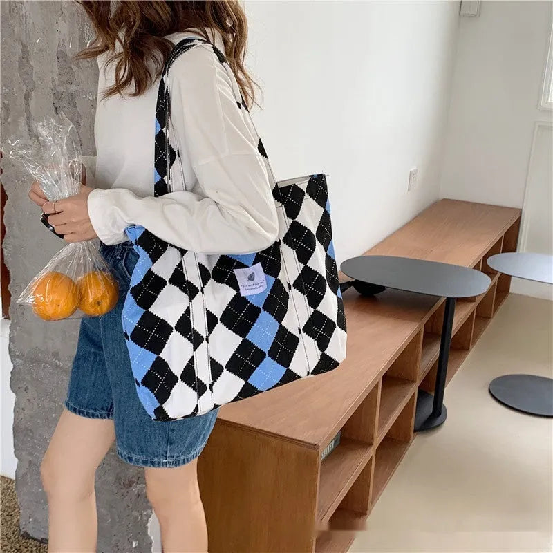 Simple large capacity Oxford cloth women's shoulder bag with a three-dimensional pocket