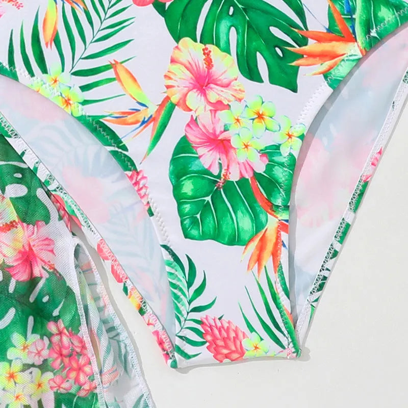 Girls' two-piece swimsuit with floral pattern, briefs style, for swimming and wading sports