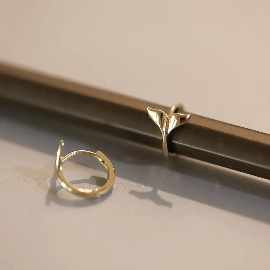 Women's S925 sterling silver fishtail earrings in gold colour with 8-10mm diameter