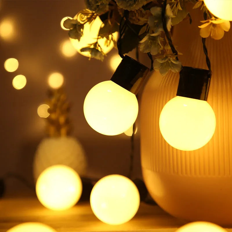 10-metre solar-powered decorative light string with 40 LED bulbs for outdoor tent and festival use