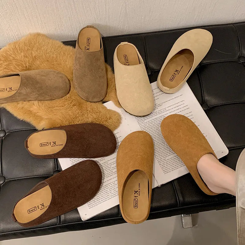 Square-toe Korean style summer slippers in soft microfiber with slip-on design