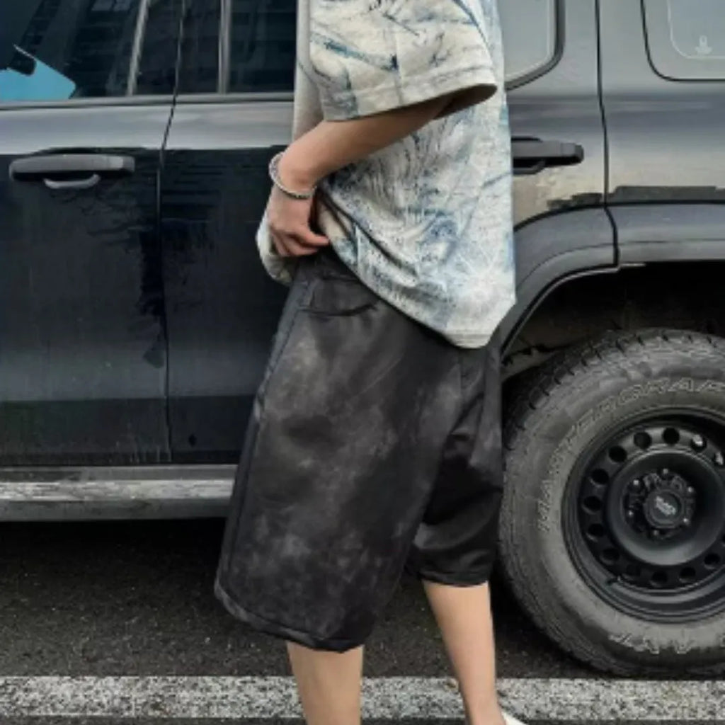 Korean style loose fit men's T-shirt in solid colour with round neck and short sleeves