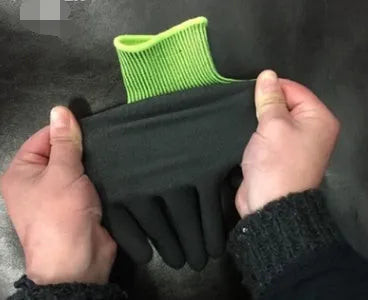 WG501 nitrile dipped breathable handling gloves in green for gardening and carrying tasks