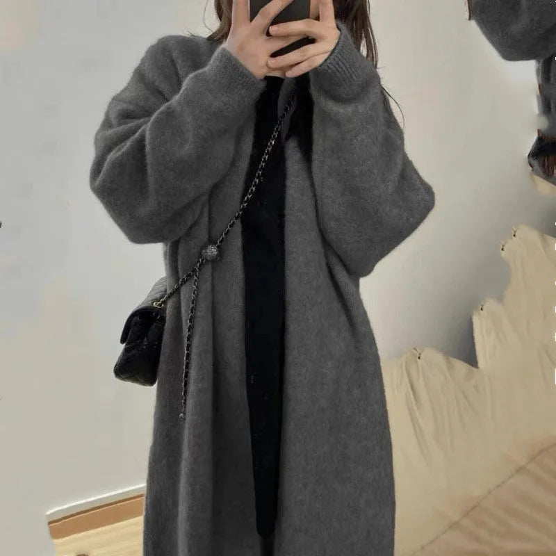 Women's loose large knitted cardigan in thick chenille fabric with 3D pattern in dark gray colour