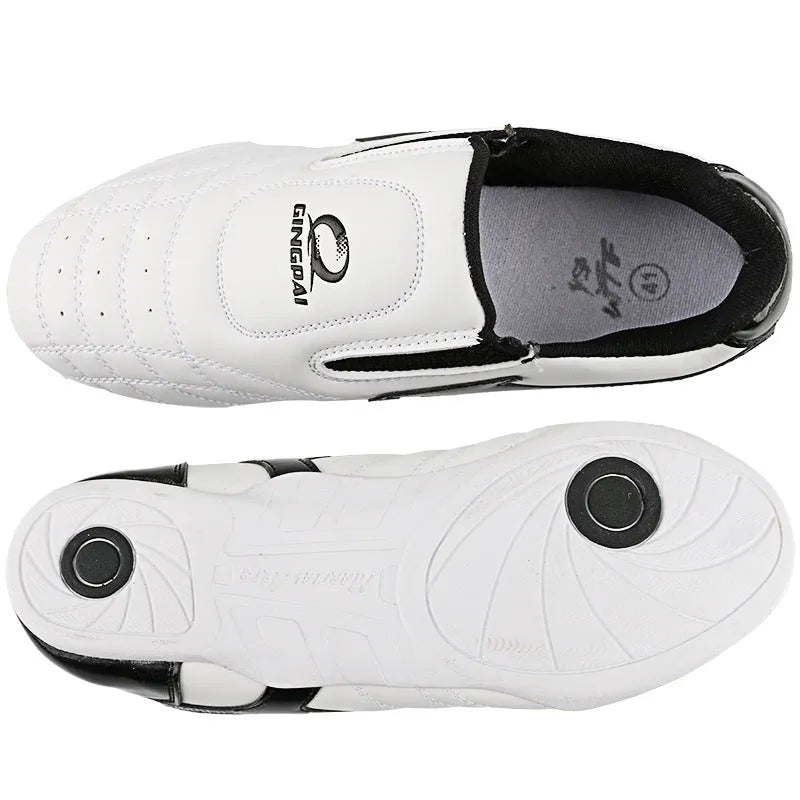 Black and white children's boxing shoes with soft bottom and widened Sanda design