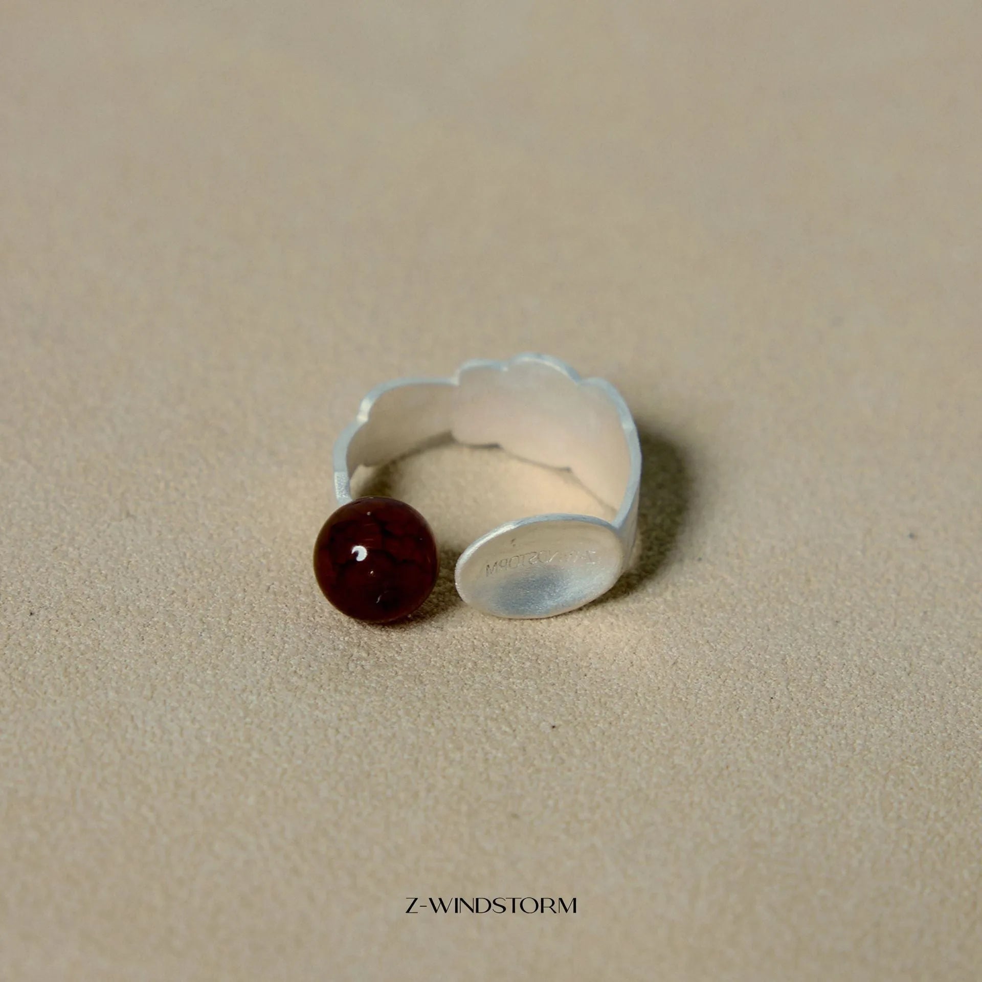 Alloy ring and bracelet set with diamond shape elements and electroplating finish