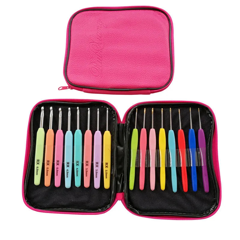 16 crochet hooks with soft and hard handles in a PU storage bag, sizes 1.0mm to 6.0mm.