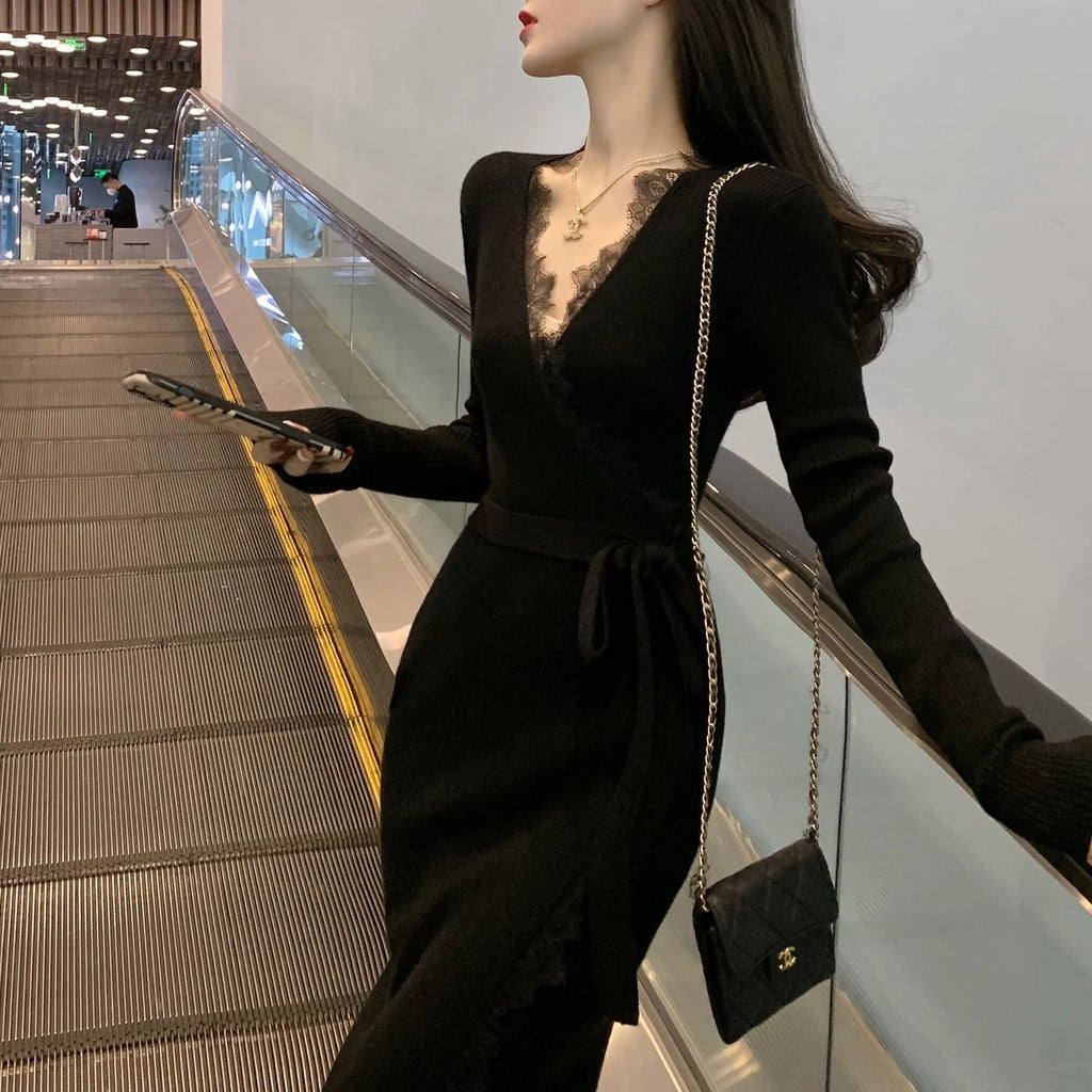 Black solid colour women's princess dress with slim fit silhouette and polyester fabric