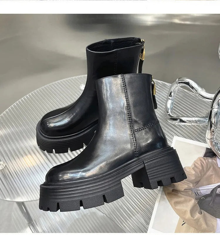 Children's chunky heel short boots in faux PU leather, black colour, round toe, back zipper, low tube design