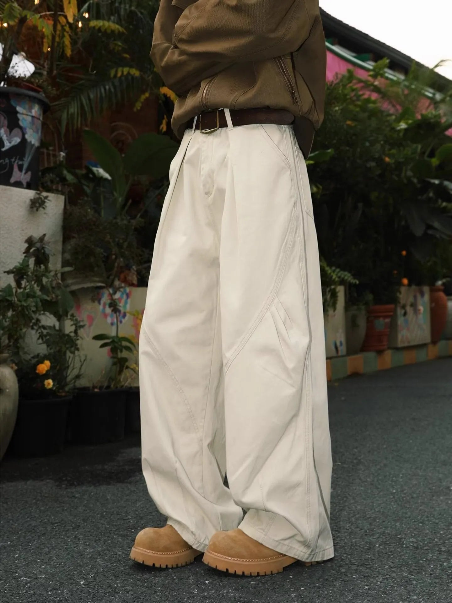 Men's pleated straight leg trousers in cotton-polyester blend with elastic waist available in black, brown, apricot