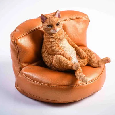 Lazy cat car ornament set with miniature sofa, 7.5 cm tall resin decoration