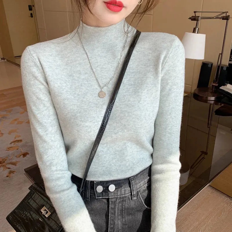 Slim fit western style long sleeve top in viscose fibre fabric with inner knitted construction