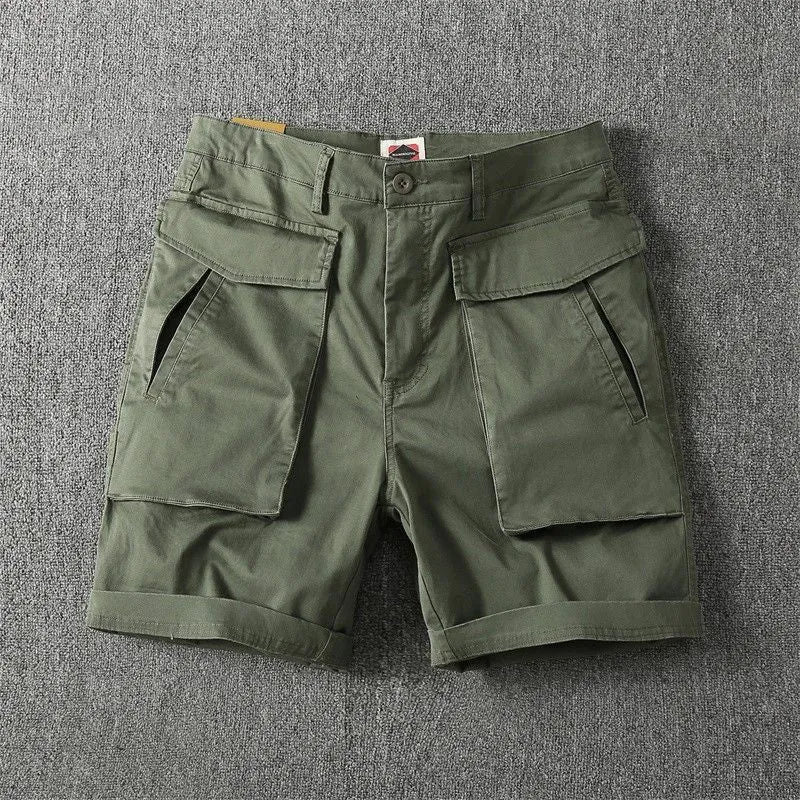 Men's cotton cargo shorts with multiple pockets in straight leg street style