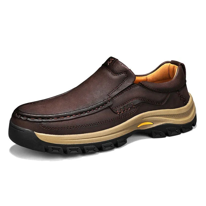 Men's black outdoor leather mountaineering shoes with thick rubber sole and round toe