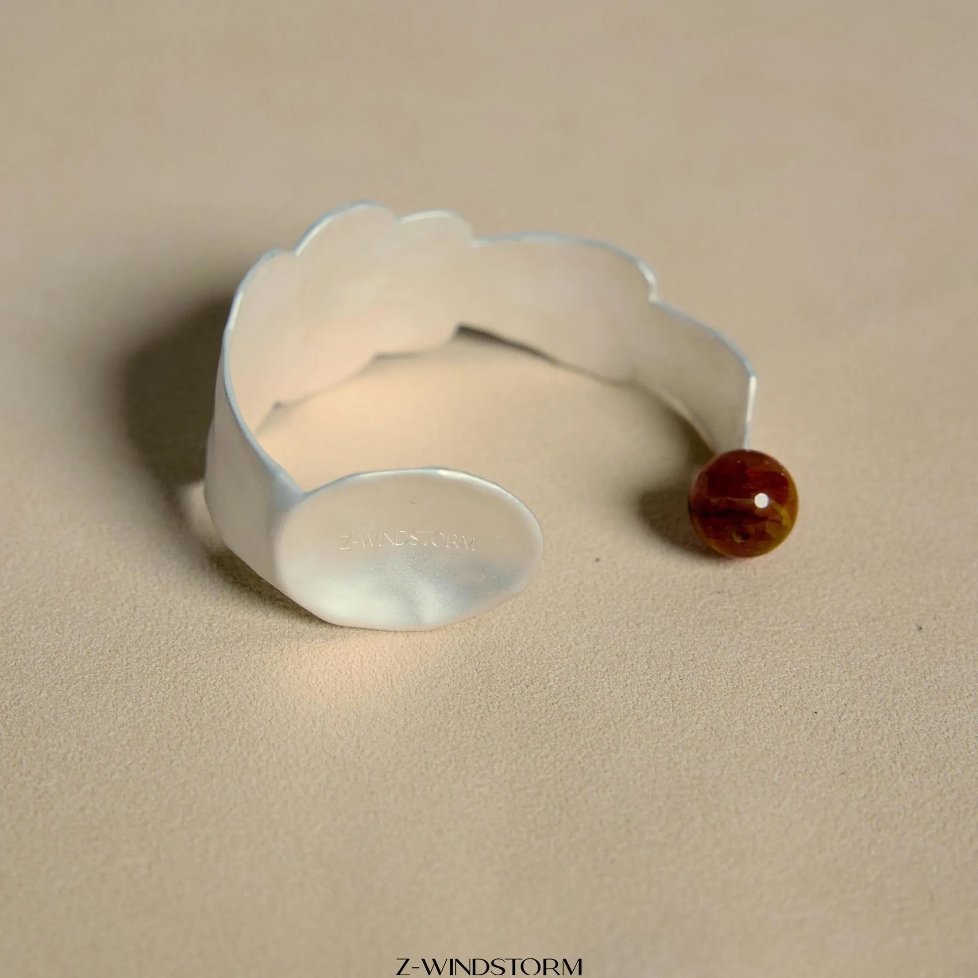 Alloy ring and bracelet set with diamond shape elements and electroplating finish