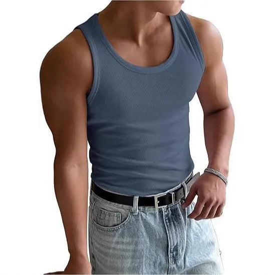 Men's tight black workout T-shirt with wool lining and round neck for sports training