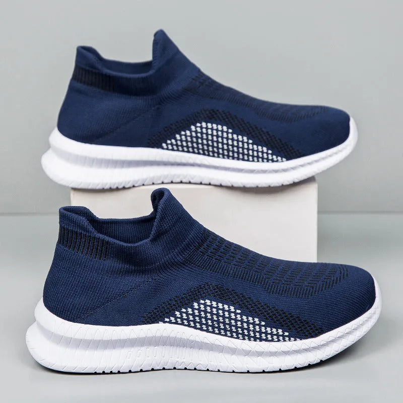 Men's Flyknit fabric casual sneaker in solid colour with low-top profile and round toe