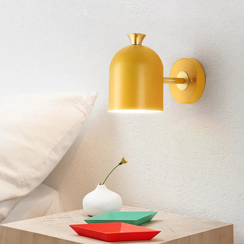 Single-head aluminium LED wall lamp in blue green pink or yellow colours for bedroom lighting