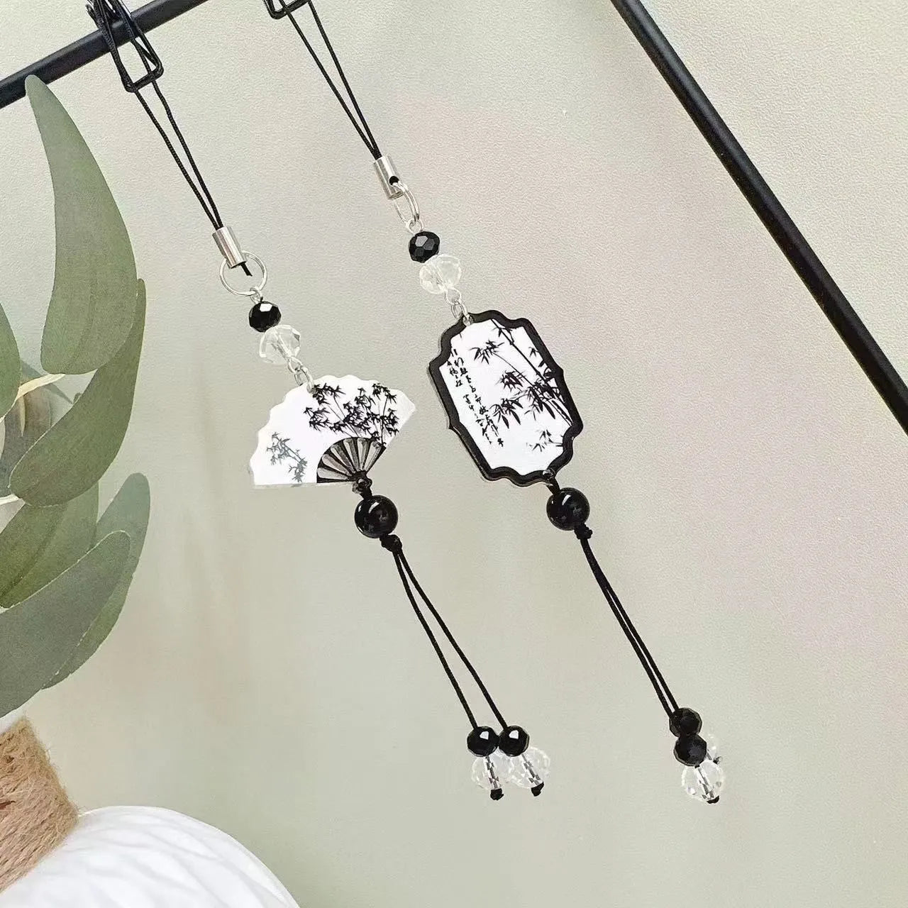 Guofeng Chinese style bead keychain with flower patterns and baking varnish finish for schoolbags