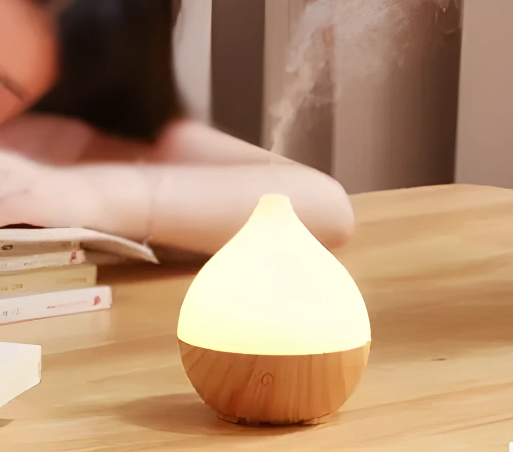 Asakusa wood grain finish vase-shaped 100ml USB aroma diffuser for home use.