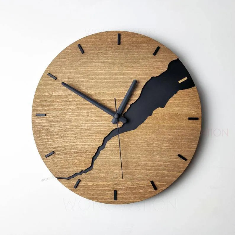 Modern wooden wall clock with crack design pattern in five colour options