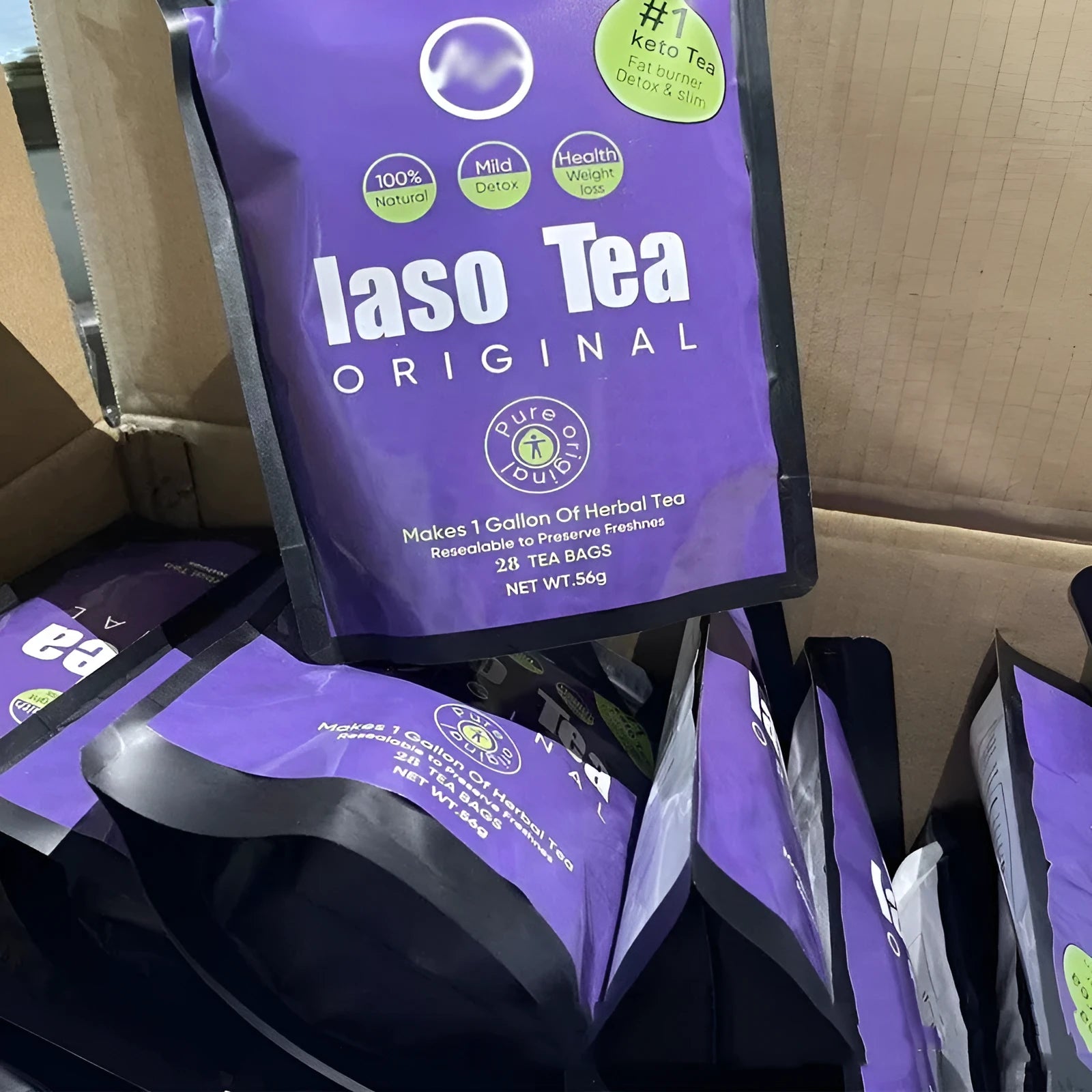 Single sachet of instant sugar-free slimming tea powder for cold soaking.