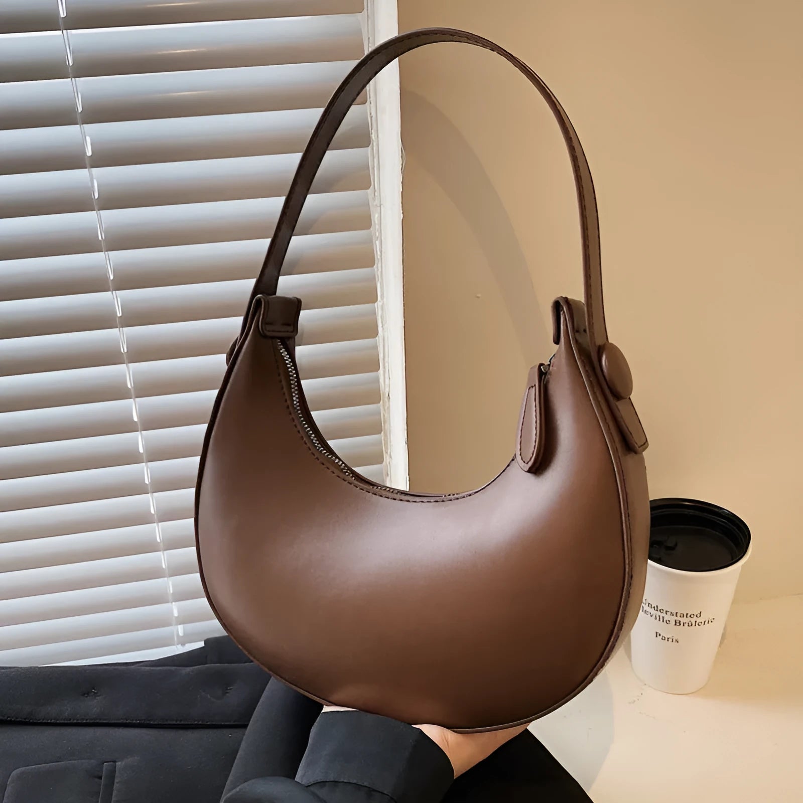 Retro women's dumpling-shaped shoulder bag in PU leather with zippered pocket
