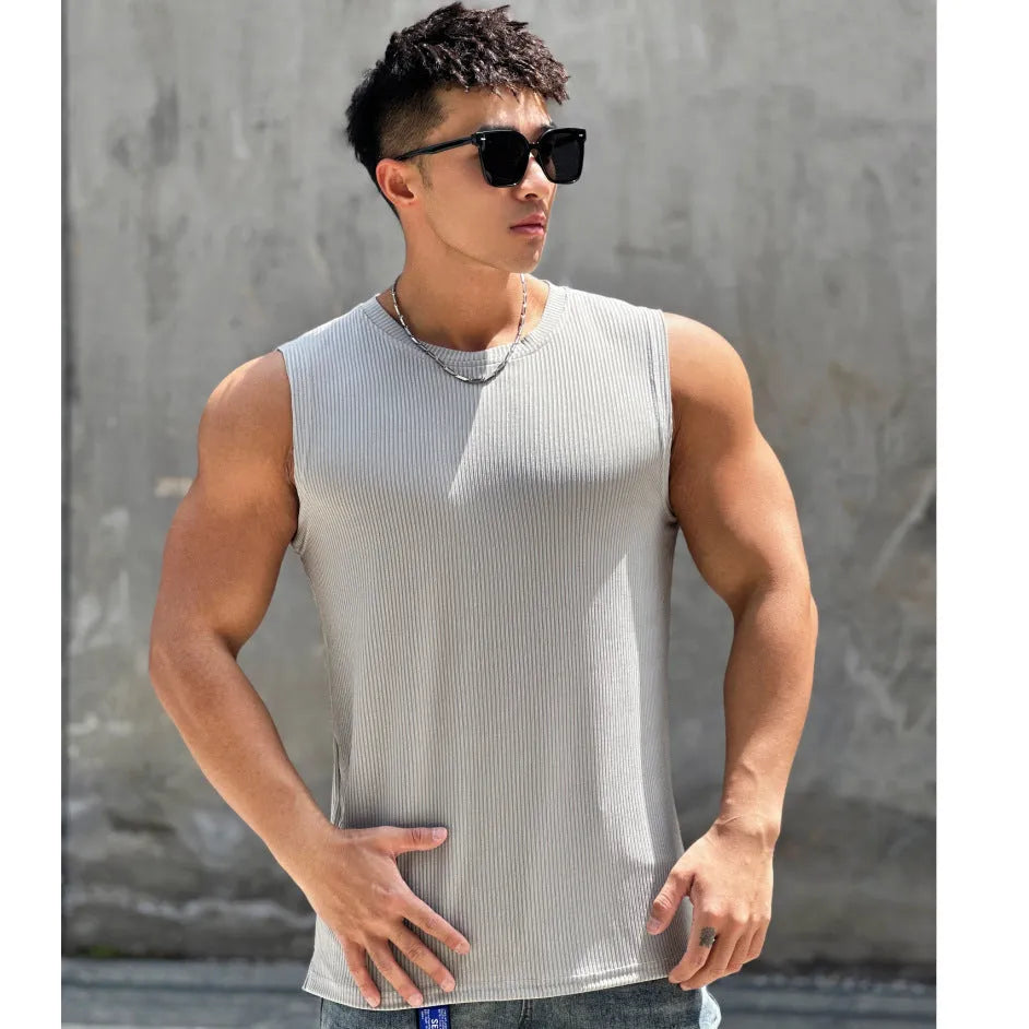 Men's summer workout vest in quick-drying polyester, sleeveless round neck with striped pattern, available in multiple colours