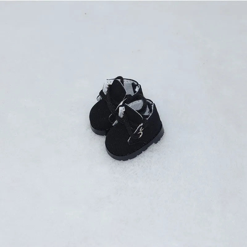 Set of miniature doll replacement shoes in various styles and colours for 17cm scale figures.