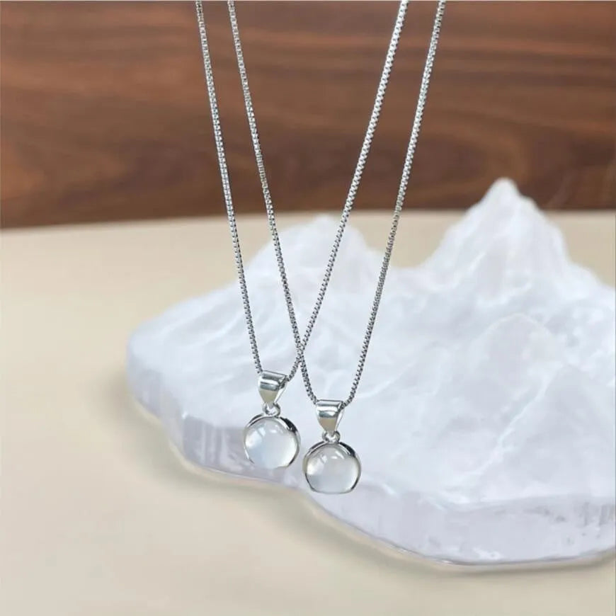 Korean-style oval pendant necklace with eight-point star artificial crystal on adjustable chain