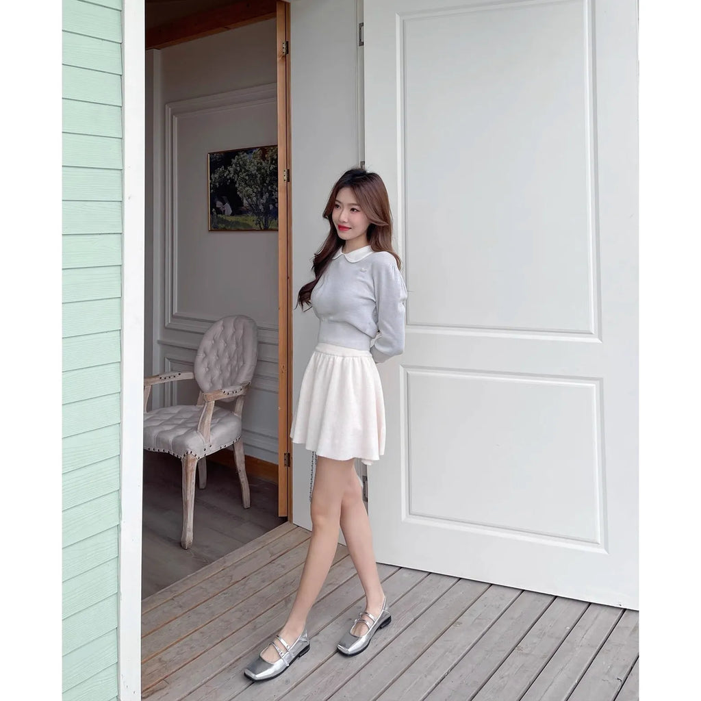 Genuine leather women's ballet slipper pumps with cross-buckle strap in silver colour