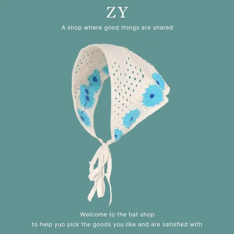 Women's cotton triangular headscarf with floral pattern in French retro style for autumn winter wear